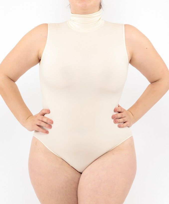 Body Curvy Dolcevita Senza Maniche Cipria Indossato Taglie Forti | Leela Lab