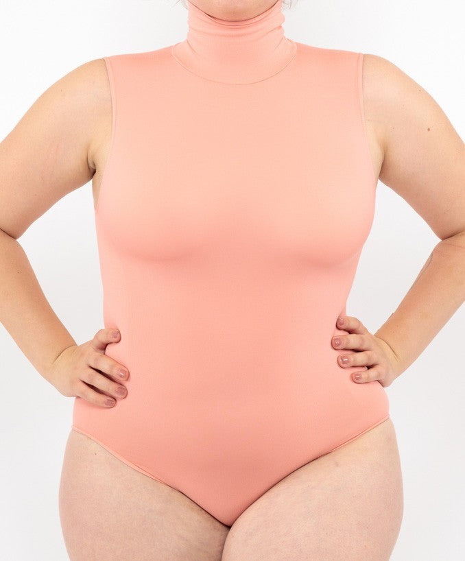 Body Curvy Dolcevita Senza Maniche Corallo Indossato Taglie Forti | Leela Lab