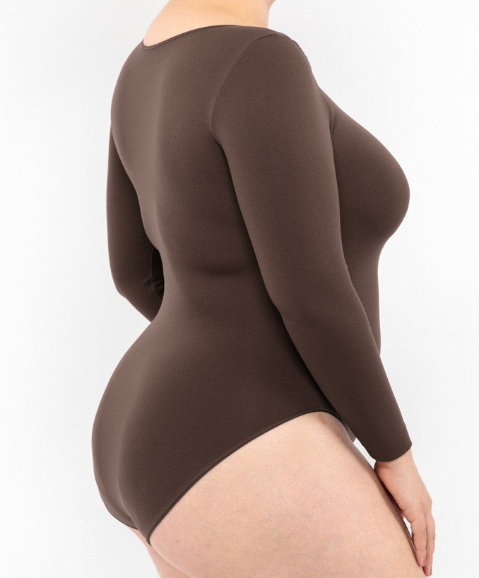 Dettaglio Tessuto Body Manica Lunga Caffè Curvy | Leela Lab
