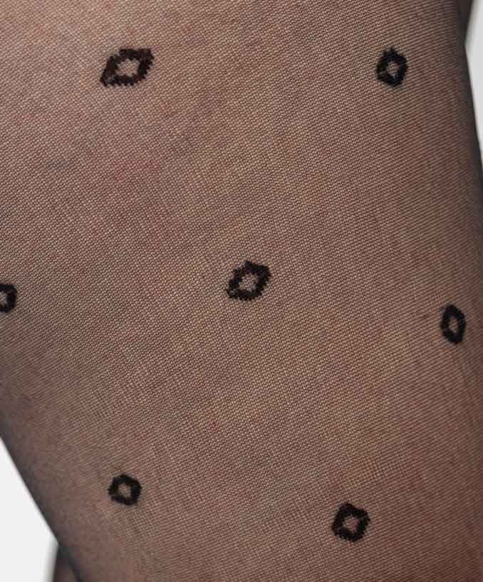 Collant Curvy 30 Den Pois Eyelet Nero Indossato Taglie Forti | Leela Lab