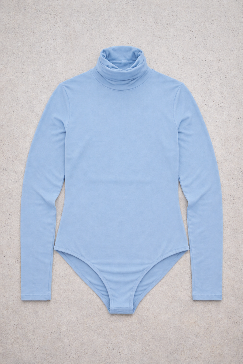 Body Manica Lunga Dolcevita Blu Desaturato Curvy per Taglie Forti | Leela Lab