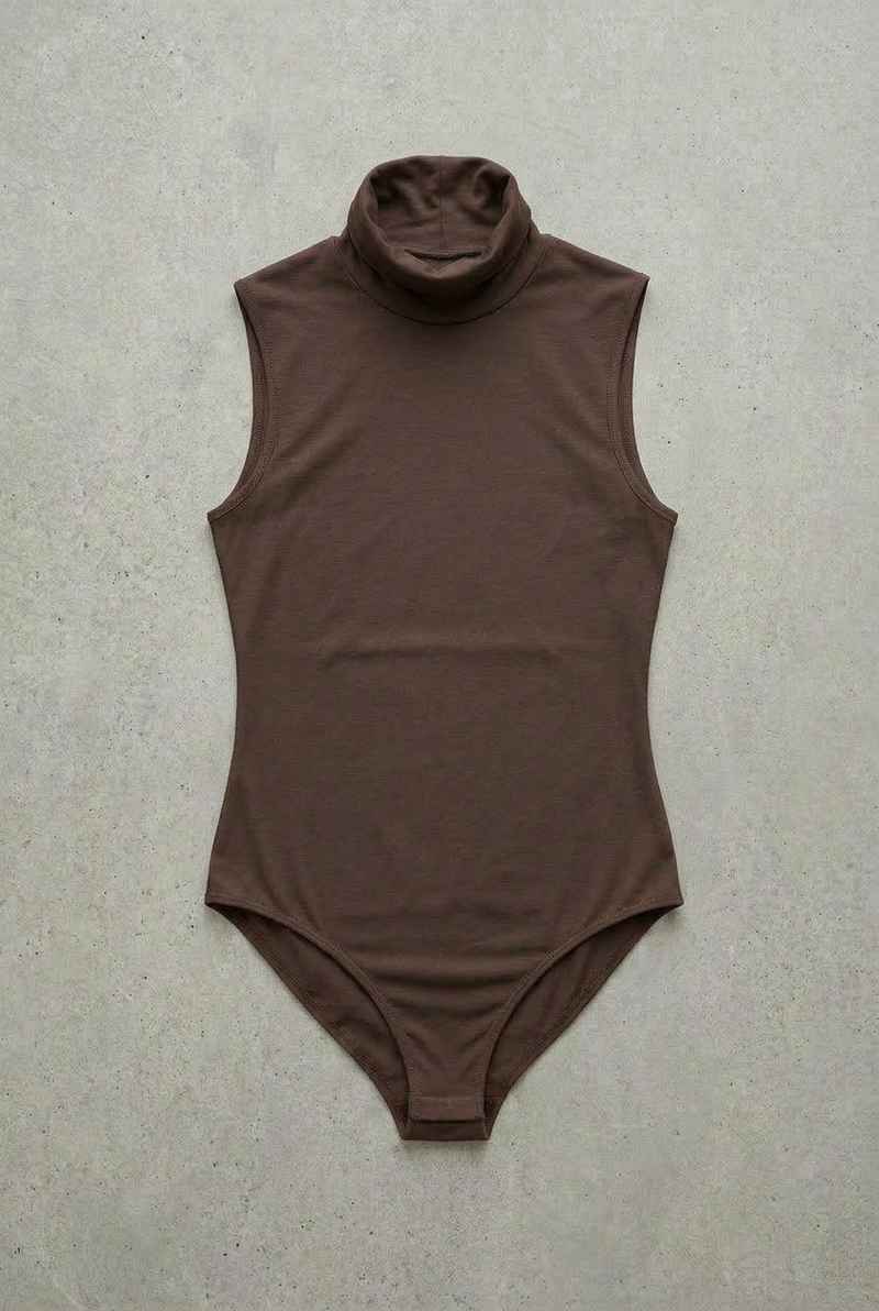 Body Dolcevita Senza Maniche Caffè Curvy per Taglie Forti | Leela Lab