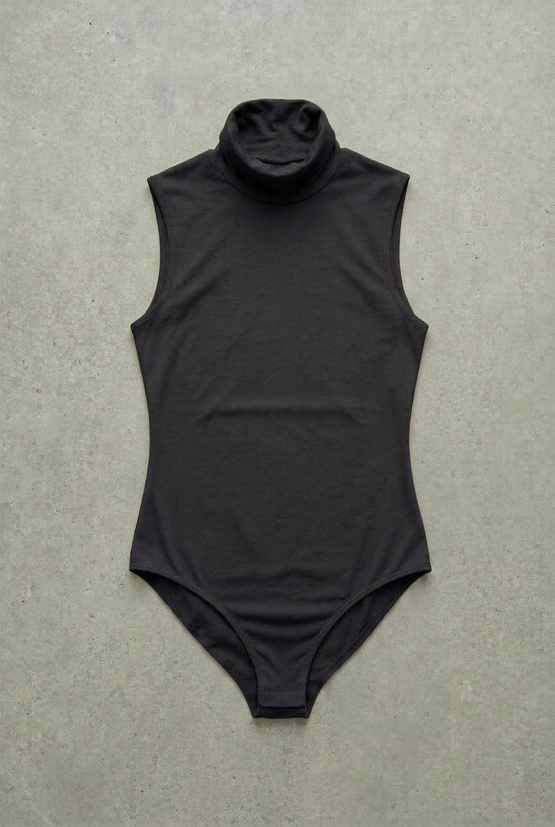 Body Dolcevita Senza Maniche Nero Curvy per Taglie Forti | Leela Lab