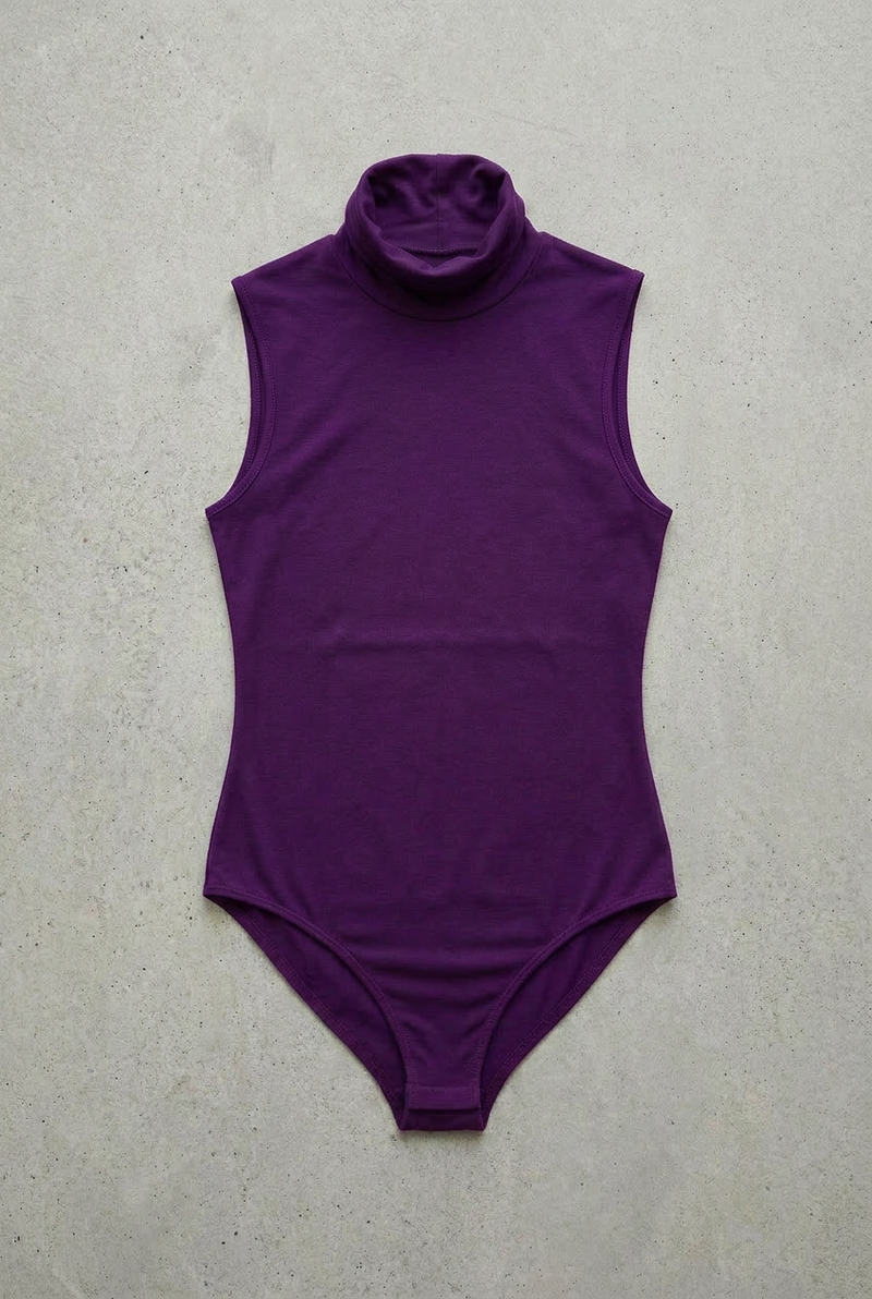 Body Dolcevita Senza Maniche Viola Curvy per Taglie Forti | Leela Lab