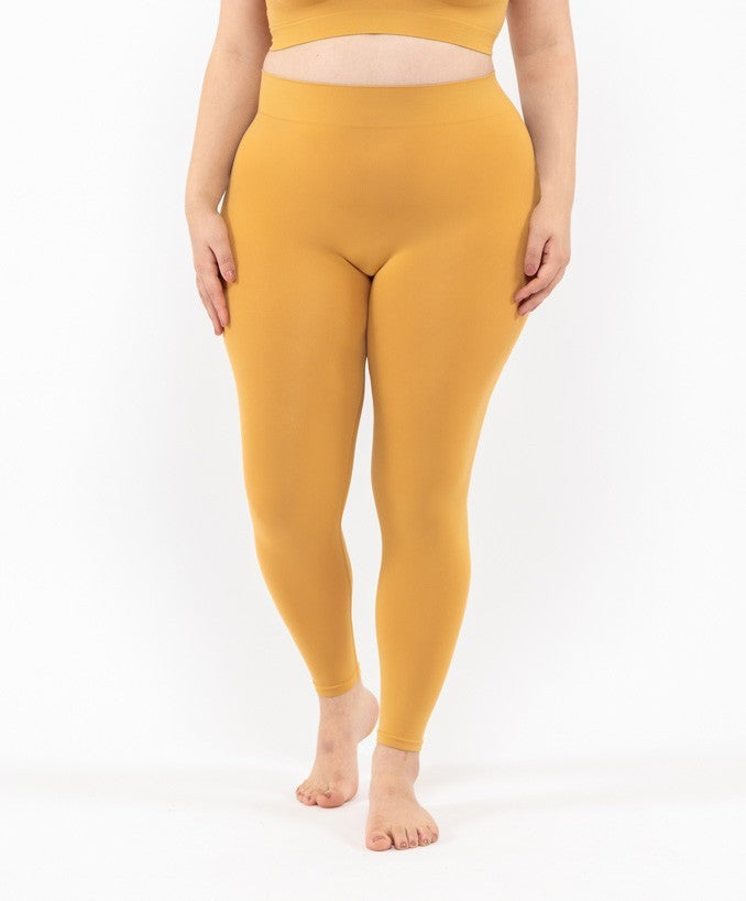 Dettaglio Leggings Ocra Curvy per Taglie Forti | Leela Lab