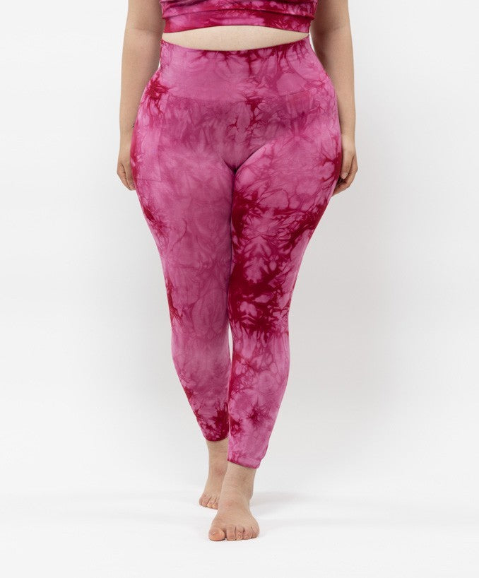 Dettaglio Leggings Sport con Tasca Cherry Tie Dye Curvy | Leela Lab