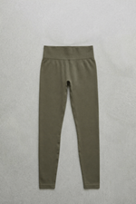 Leggings Push-up Military Olive Curvy per Taglie Forti | Leela Lab