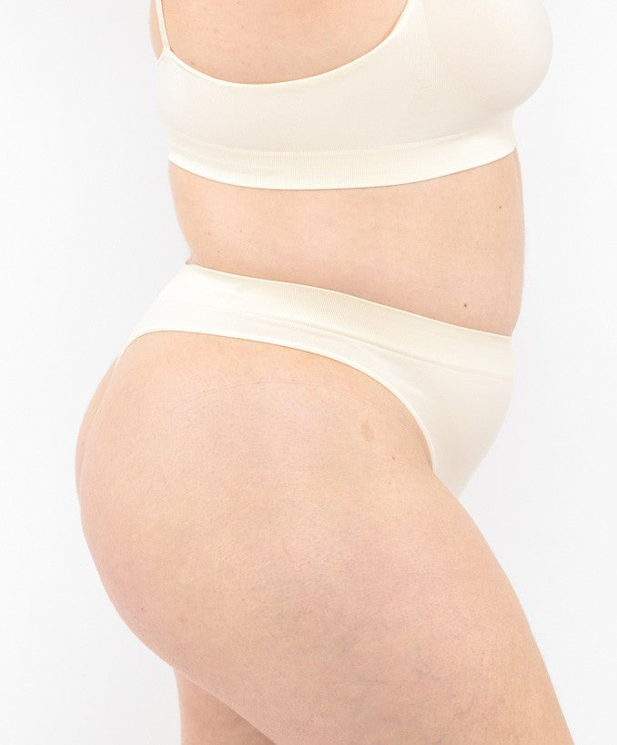 Perizoma Cipria Curvy per Taglie Forti Plus Size Lato | Leela Lab