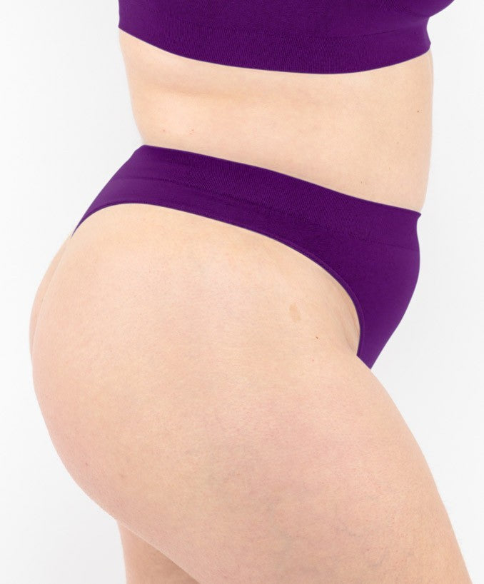 Dettaglio Perizoma Viola Curvy per Taglie Forti Plus Size | Leela Lab